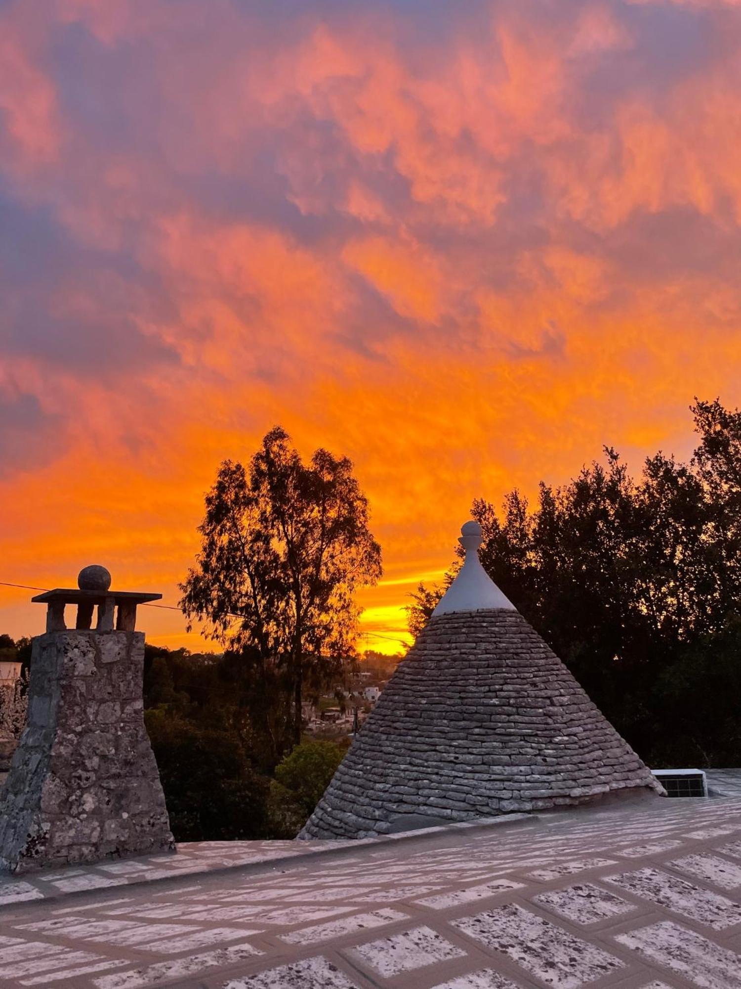 ロコロトンド Il Trullo Di Simona Bed & Breakfast エクステリア 写真