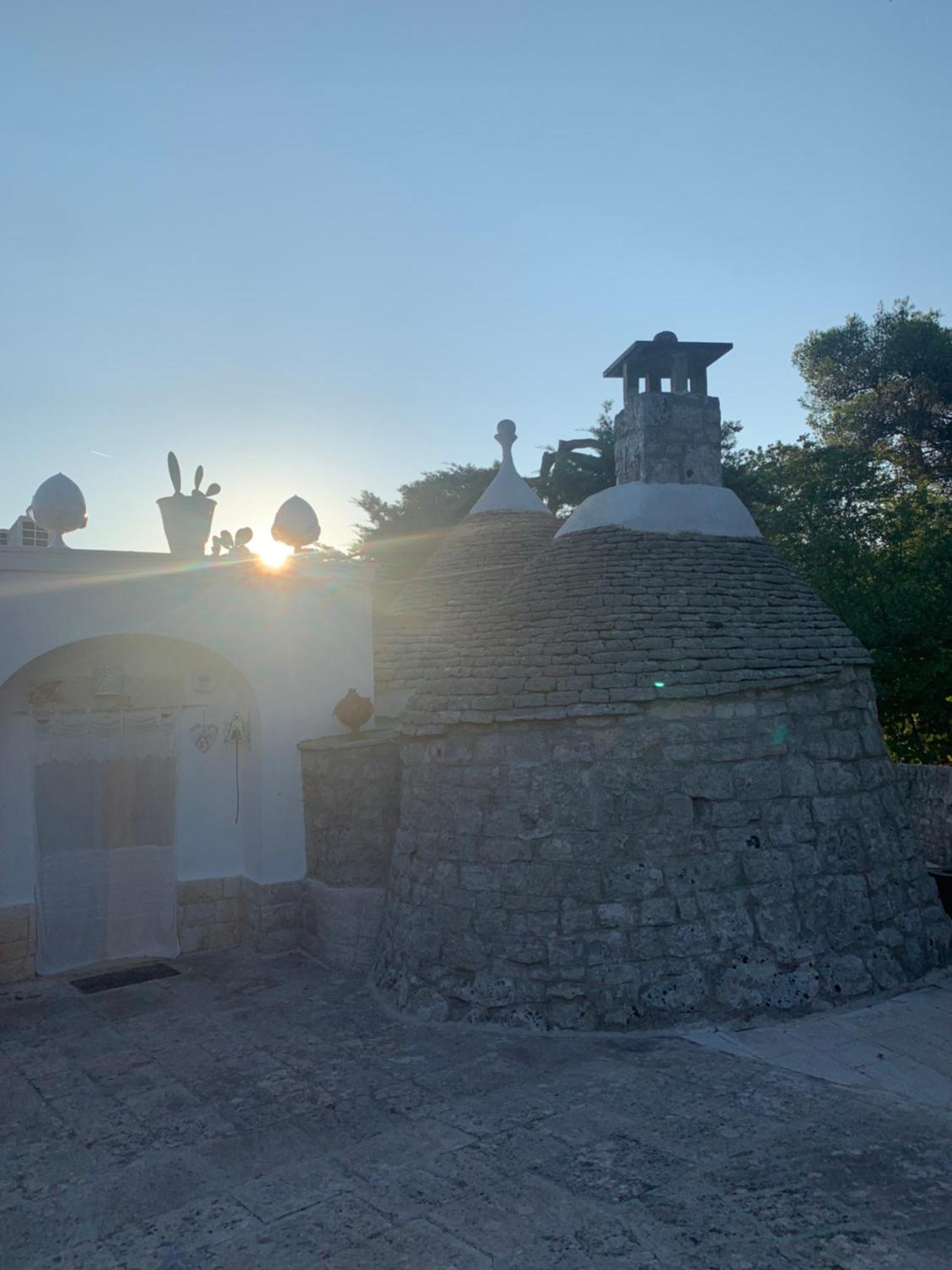 ロコロトンド Il Trullo Di Simona Bed & Breakfast エクステリア 写真