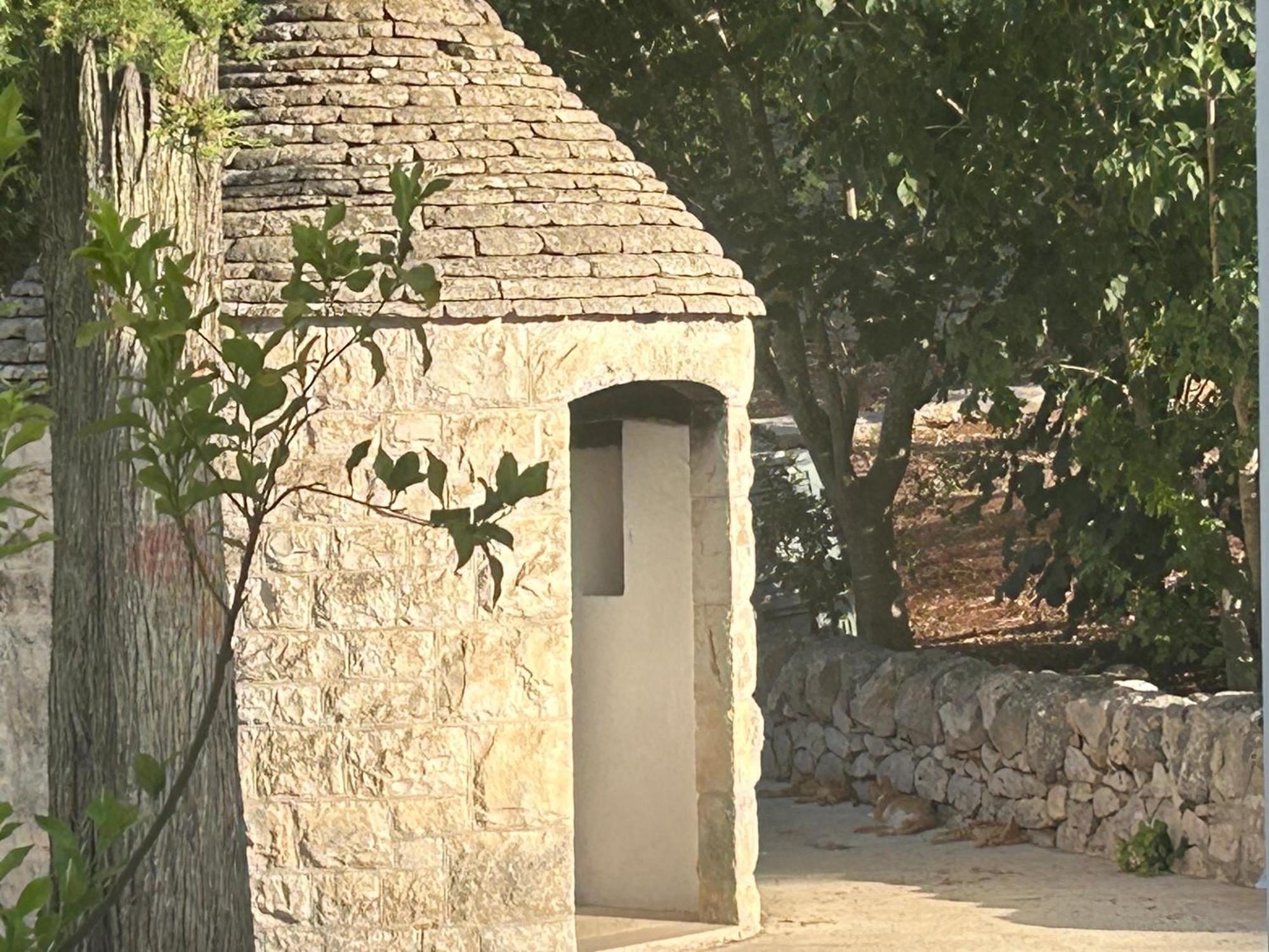 ロコロトンド Il Trullo Di Simona Bed & Breakfast エクステリア 写真