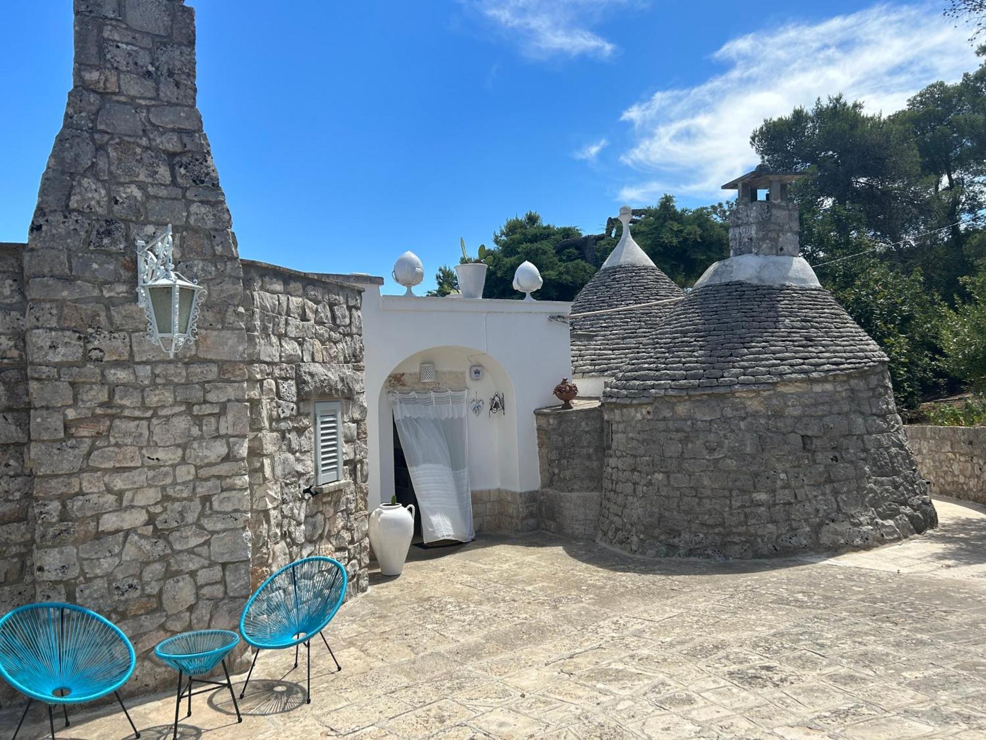 ロコロトンド Il Trullo Di Simona Bed & Breakfast エクステリア 写真