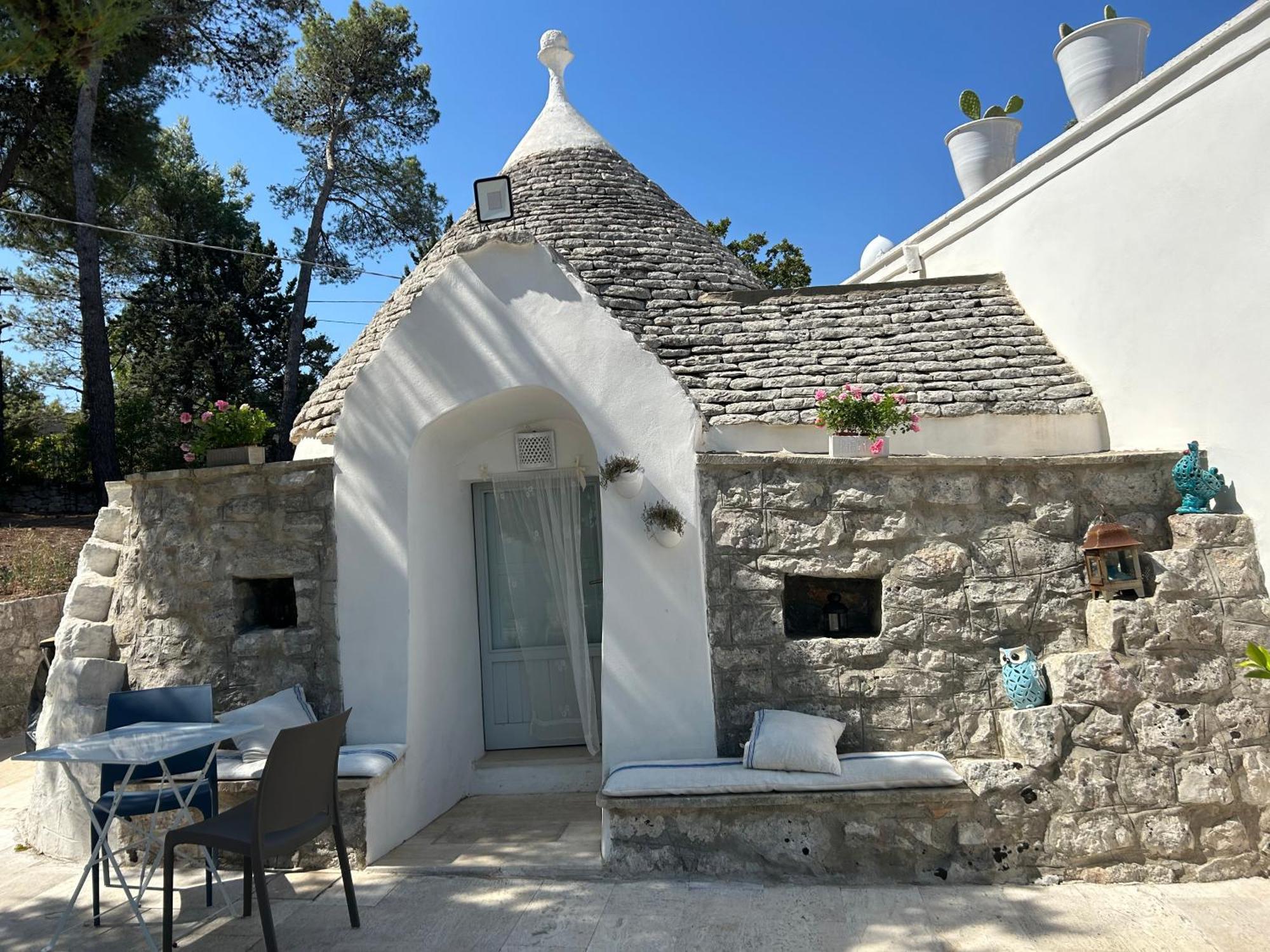 ロコロトンド Il Trullo Di Simona Bed & Breakfast エクステリア 写真