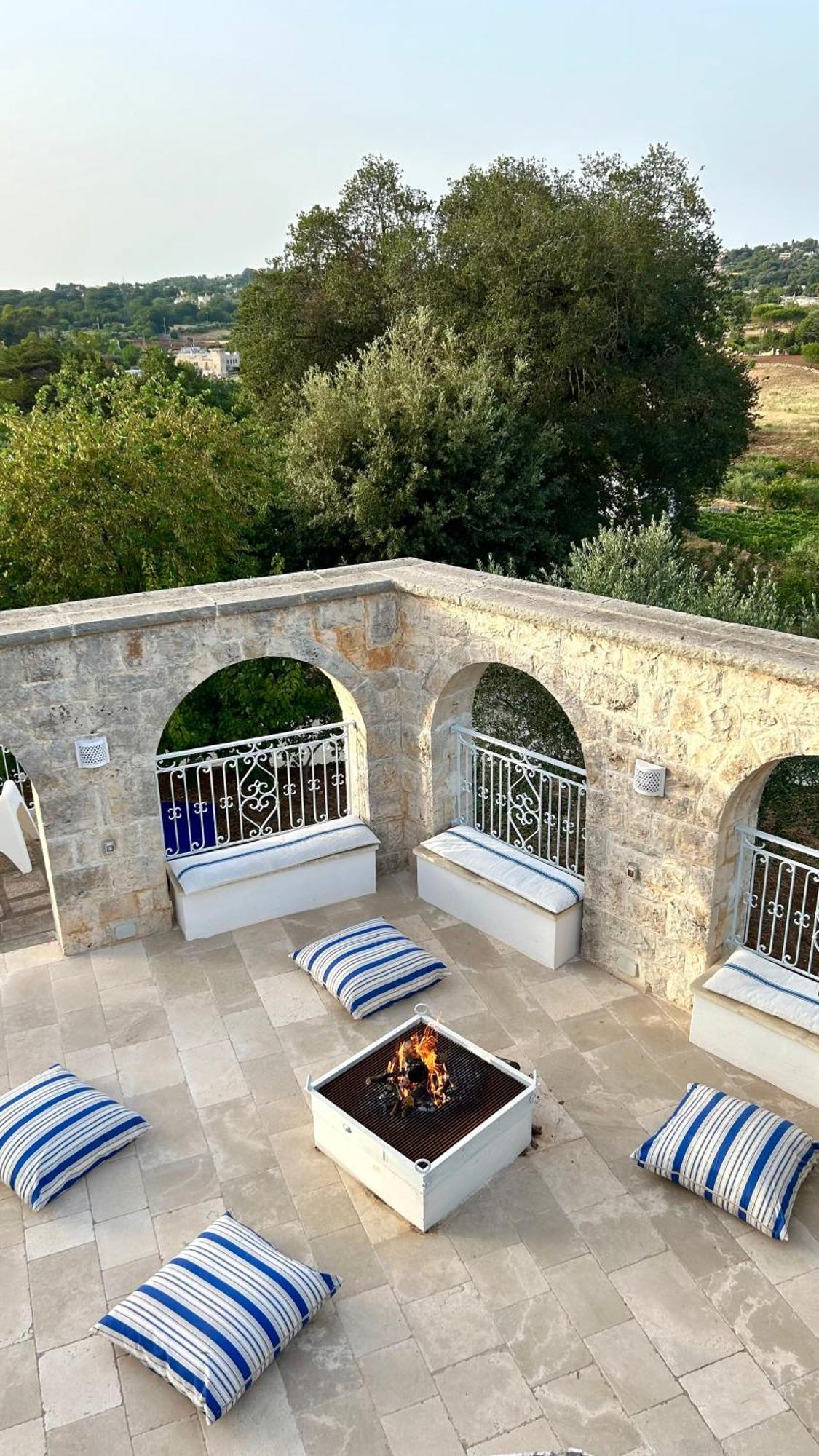 ロコロトンド Il Trullo Di Simona Bed & Breakfast エクステリア 写真