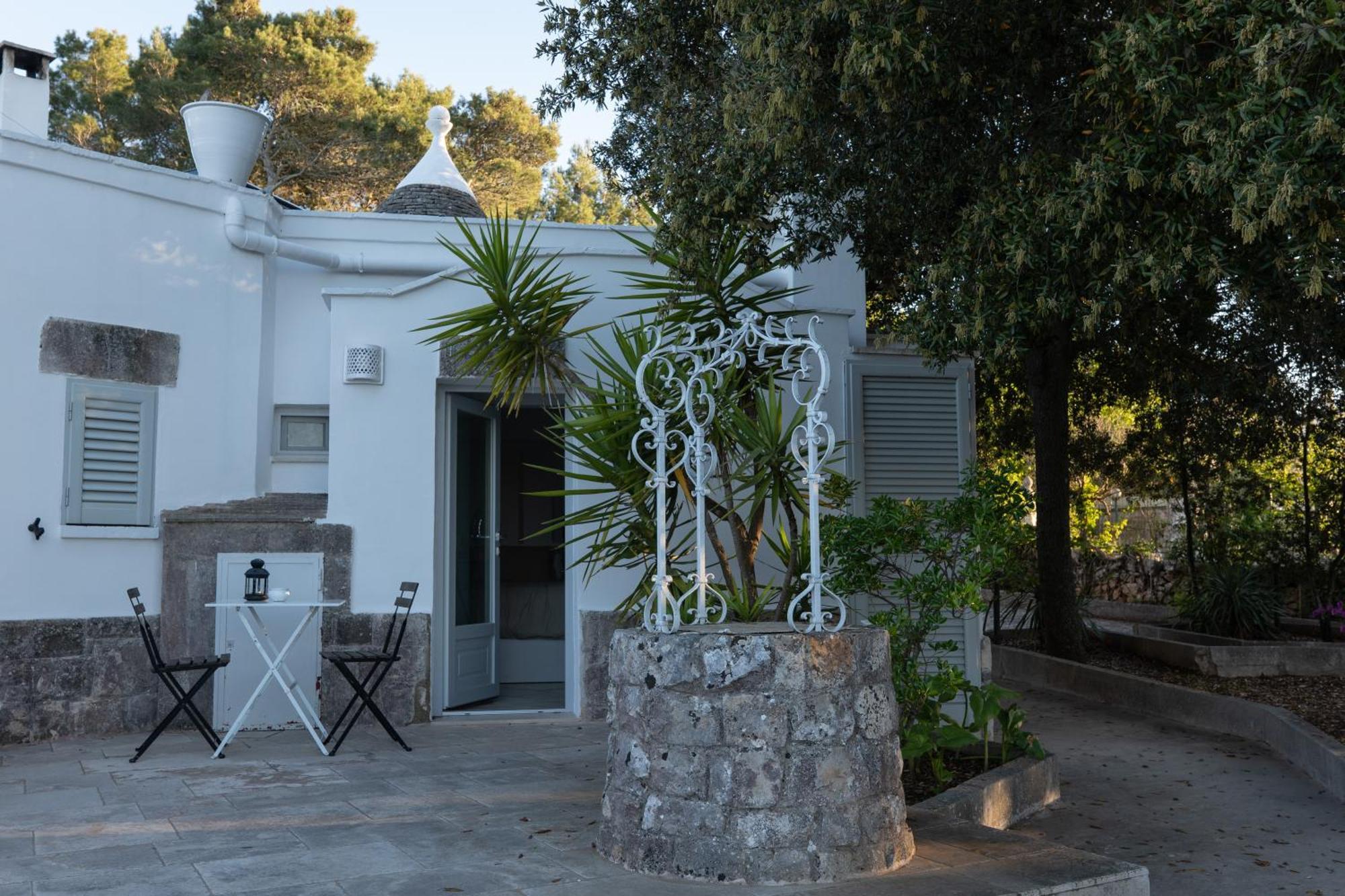 ロコロトンド Il Trullo Di Simona Bed & Breakfast エクステリア 写真