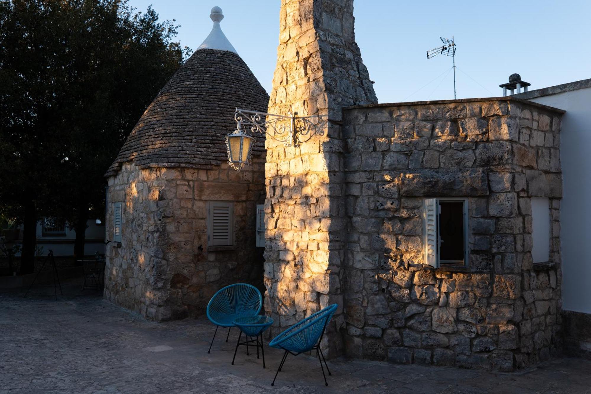 ロコロトンド Il Trullo Di Simona Bed & Breakfast エクステリア 写真