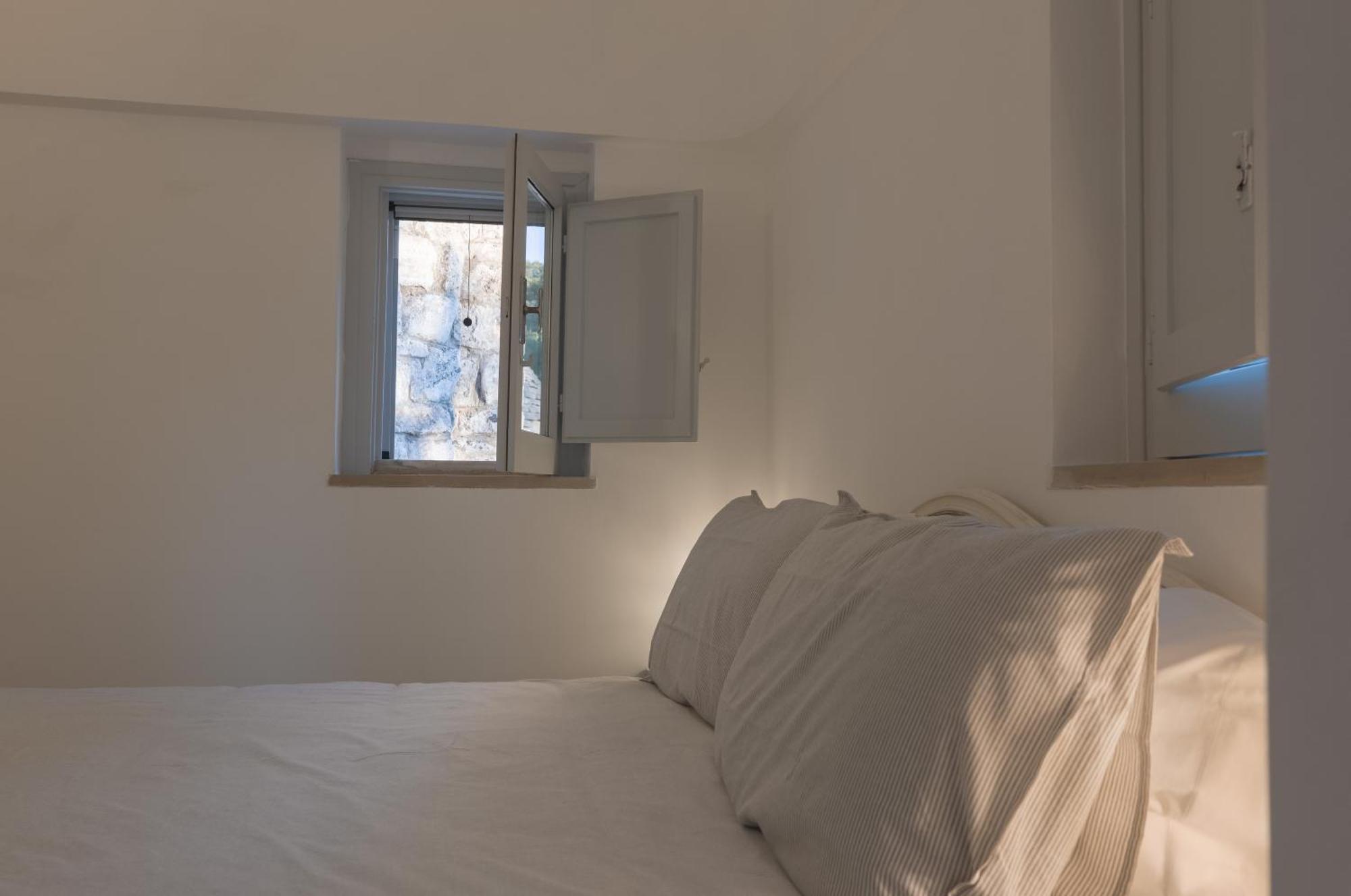 ロコロトンド Il Trullo Di Simona Bed & Breakfast エクステリア 写真